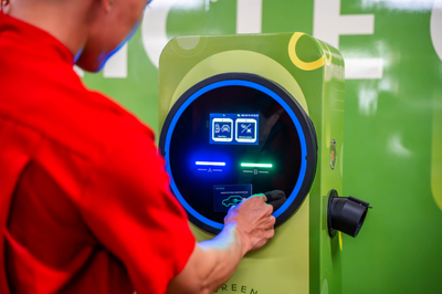 EV充電ステーション